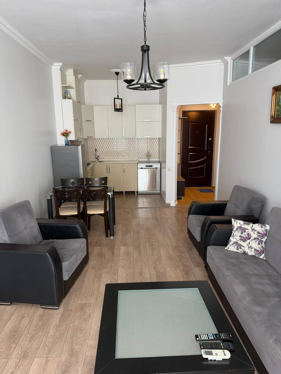 квартиру 2+1 по улице Пиросмани,18С