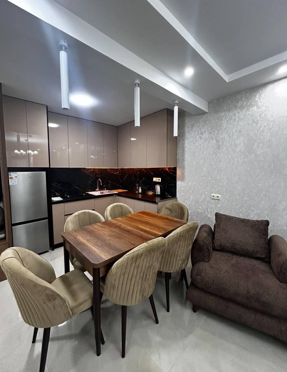 квартиру 2+1 по улице Лорткипанидзе, 24